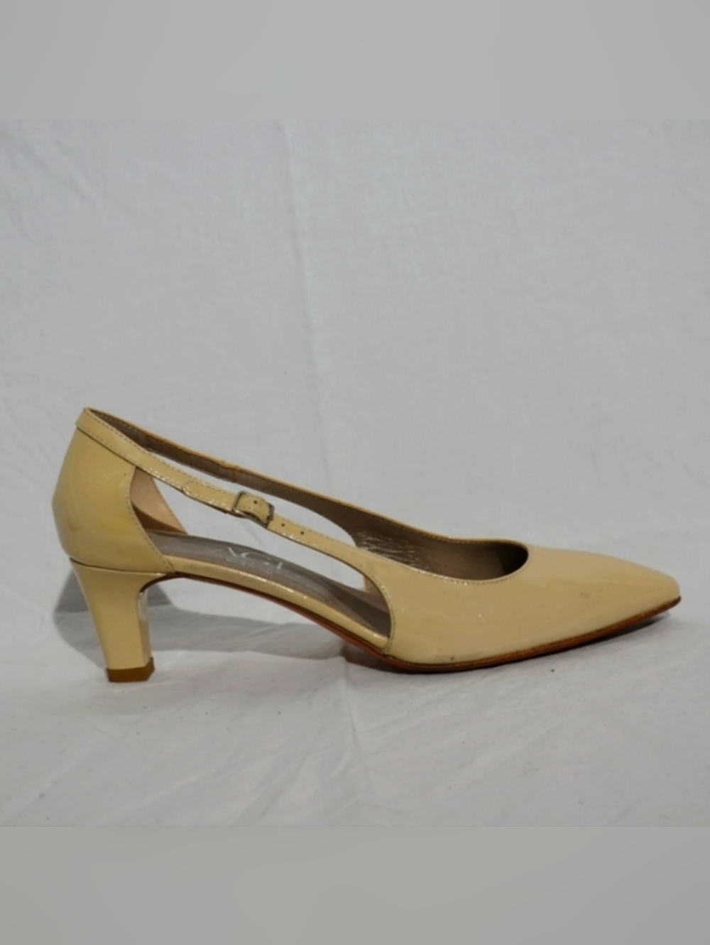 AGL Tan Patent Leather Low-heeled Pump with Cutout Sides, size 38½